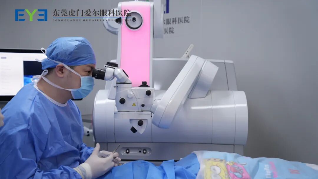 虎门爱尔眼科医院杨晓锋团队完成首批新一代机器人全飞秒SMILE Pro手术